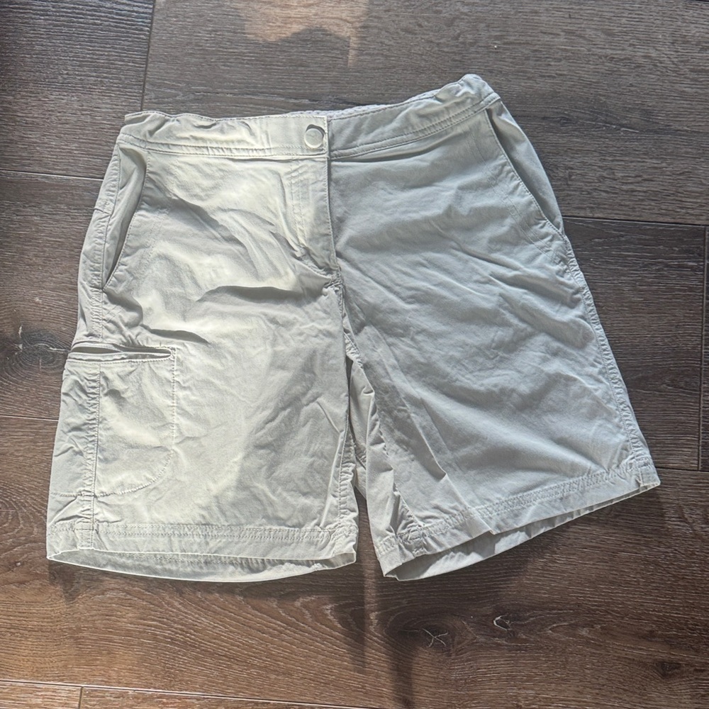 L.L. Bean khaki shorts 4